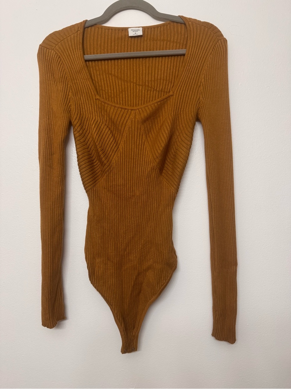 <Abercrombie & Fitch> Ribbed Long Sleeve Bodysuit in Mustard
